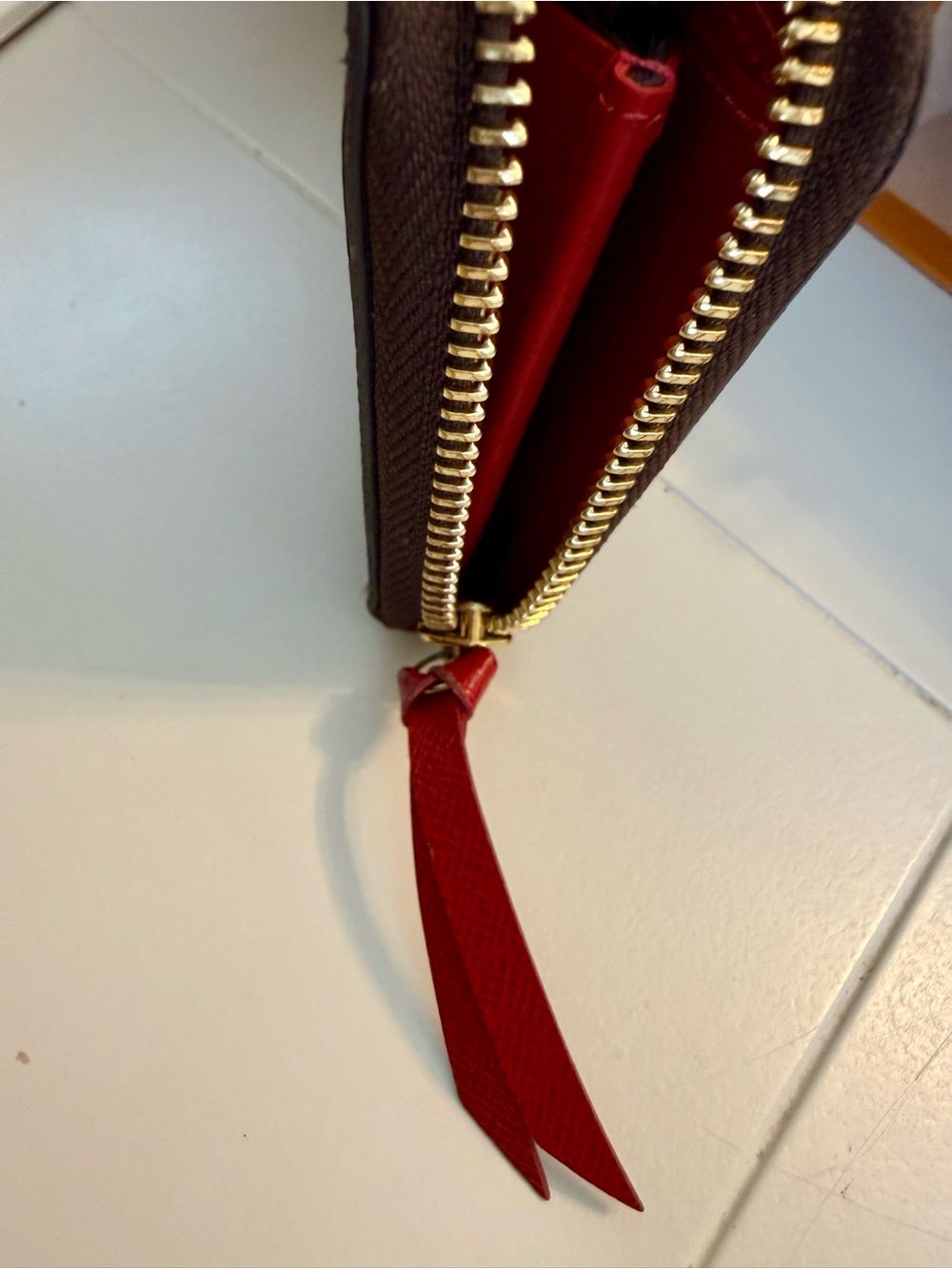 Louis Vuitton Clémence Wallet Damier Ebene Red Interior + Full Packaging - Picture 13 of 14